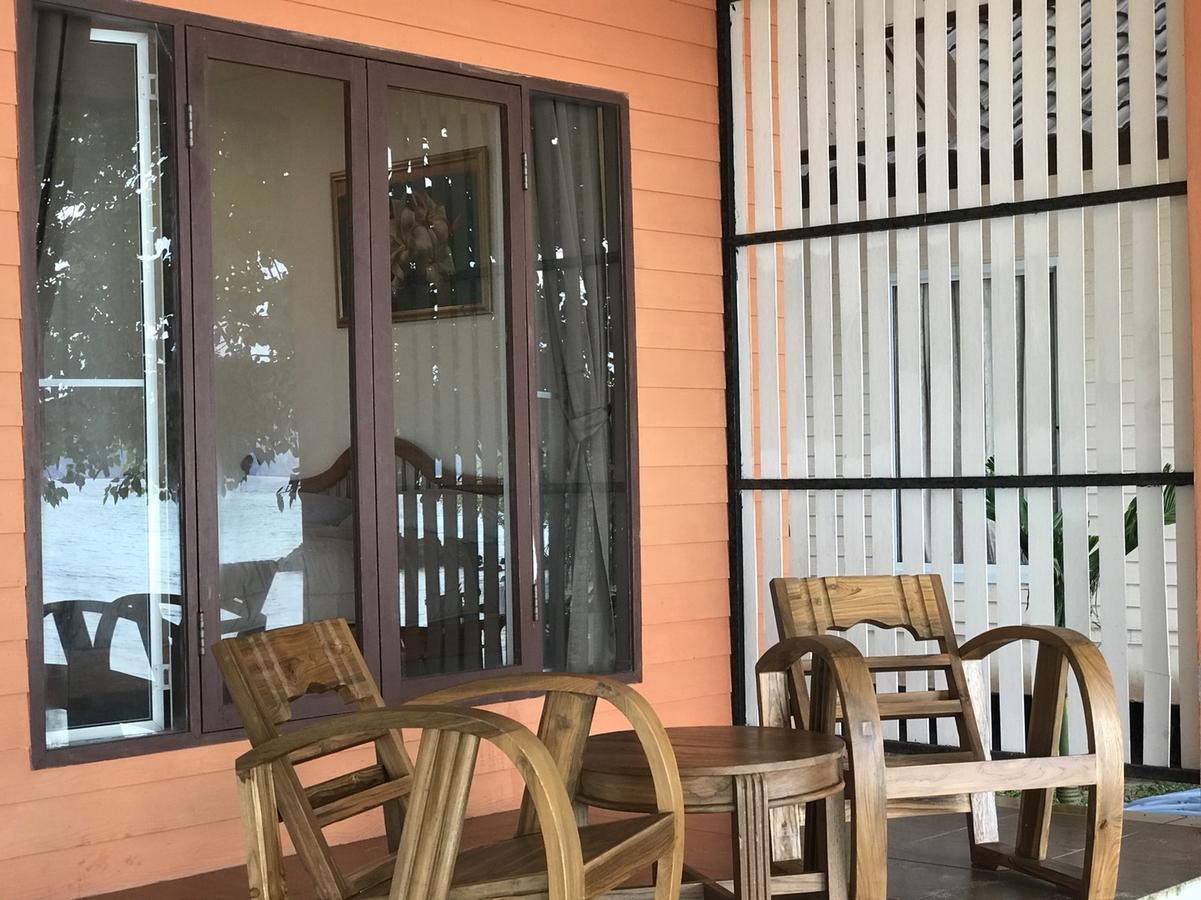 Paradise Beachfront Bungalows Hotel Koh Kradan Exterior foto